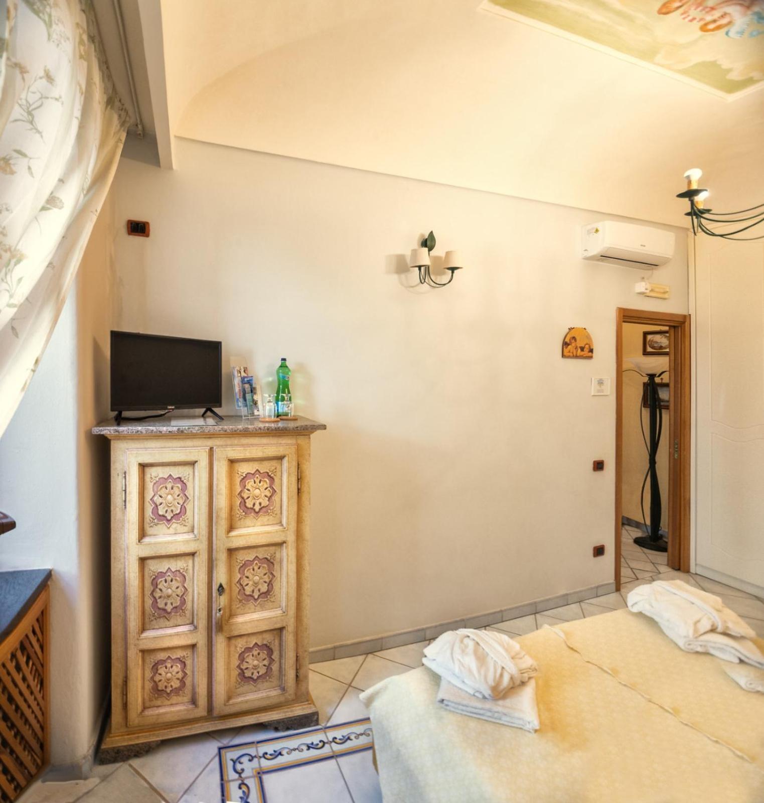 La Finestra Sul Mare Bed & Breakfast Ischia Ngoại thất bức ảnh